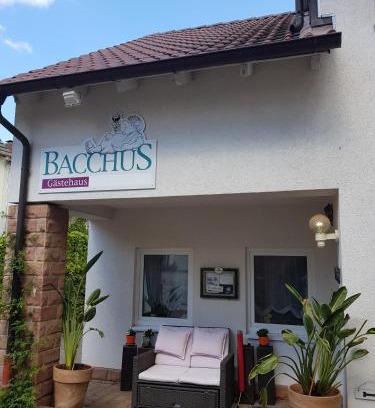 Wachenheim an der Weinstrasse House | Top-Rated Gästehaus Bacchus with Breakfast & Family Amenities