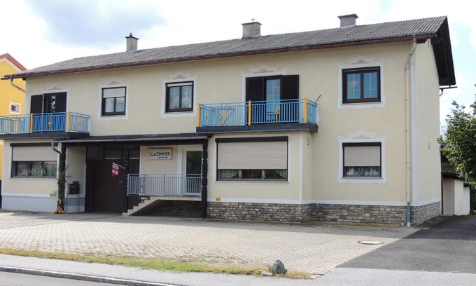 Heiligenkreuz im Lafnitztal House | Gästehaus Melitta: Family-Friendly Stay with Breakfast