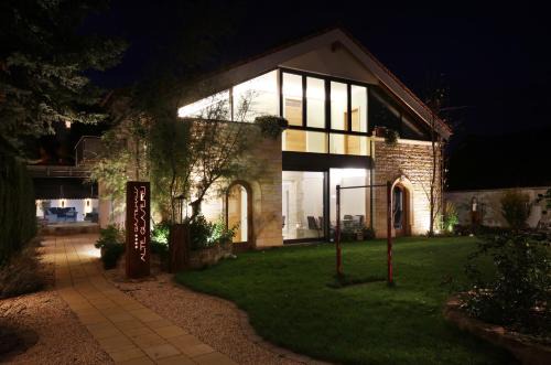 Neustadt-Hambach Hotel | Family-Friendly Gästehaus Alte Glaserei with 9.4/10 Rating