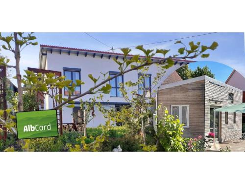 Bad Urach House | Gästehaus 26/2: Family-Friendly Retreat with High Ratings
