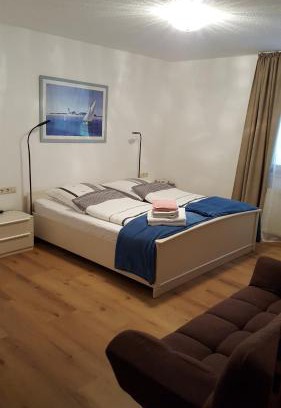 Tettnang House | Family-Friendly Gästehaus am Muttelsee with Oceanfront Views