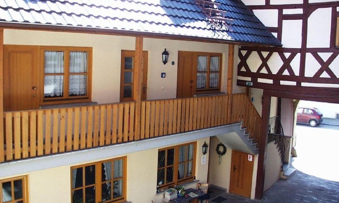 Prichsenstadt Hotel | Pet-Friendly Gästehaus am Westtor with High Guest Ratings