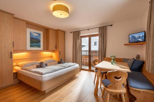 Durchholzen Apartment | Gästehaus Anker: Pet & Child Friendly with 9/10 Rating