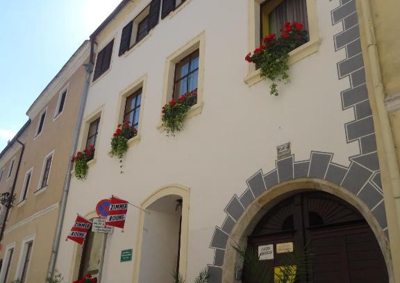 Krems an der Donau Bed & Breakfast | Artistic Retreat: Gästehaus auf der Kunstmeile 9.1/10
