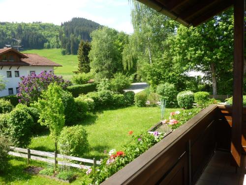 Rosshaupten Apartment | Discover Gästehaus Böck: Rated 8.8 with Family-Friendly Perks