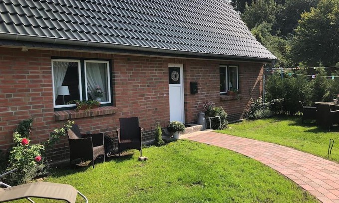 Bonebuttel Apartment | Gästehaus Bönebüttel: Family-Friendly with Netflix Access