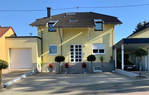 Eppelborn Apartment | Child-Friendly Getaway at Gästehaus Backes - Rated 9.6