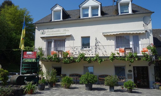 Ensch Bed & Breakfast | Guest Rated: Gästehaus Brockmüller with Family-Friendly Amenities