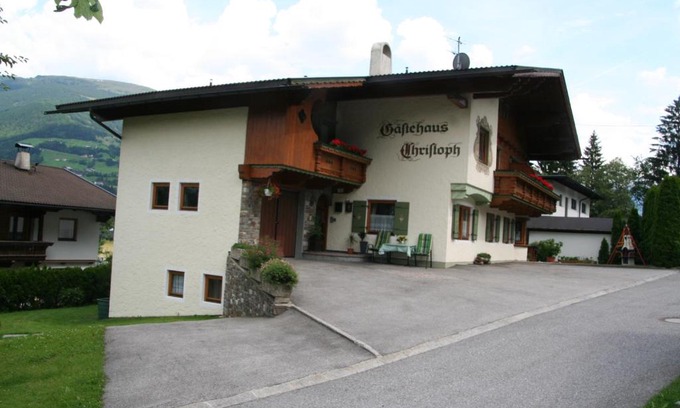 Ried im Zillertal House | Family-Friendly Retreat at Gästehaus Christoph - 4 Star Stay