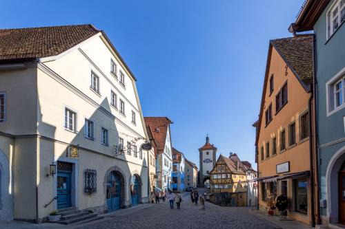 Schloßlein Hotel | Relax at Gästehaus Plönlein - Hotel Goldener Hirsch Rothenburg