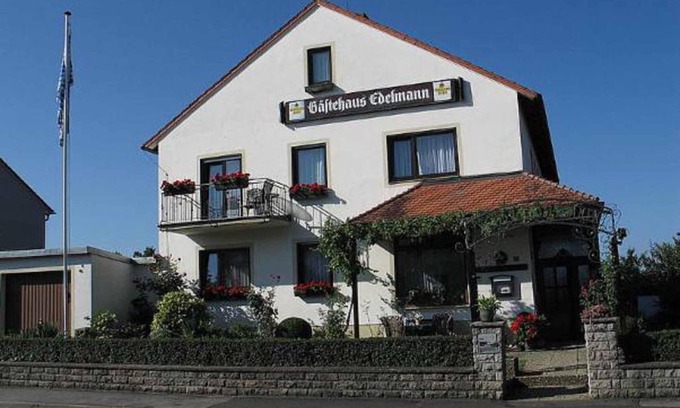 Gerolzhofen Hotel | Family-Friendly Stay at Gästehaus Edelmann, Pet Welcoming