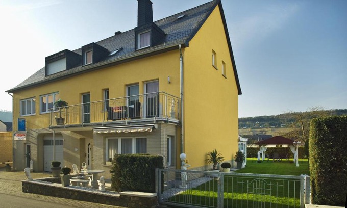 Trittenheim Apartment | Relax at Gästehaus Edith with Oceanfront Views & Spa
