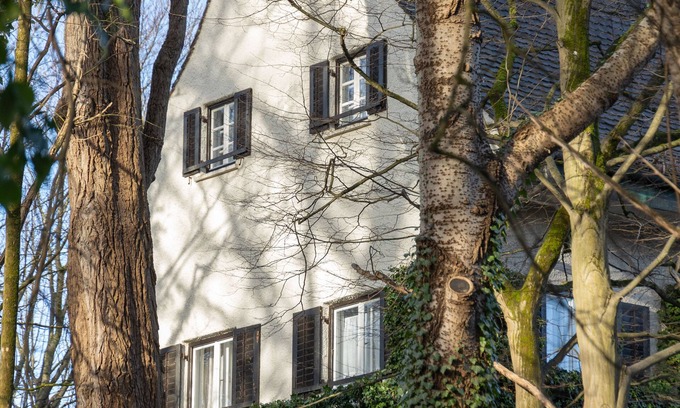 Biederstein Hotel | Immerse in Comfort at Gästehaus Englischer Garten