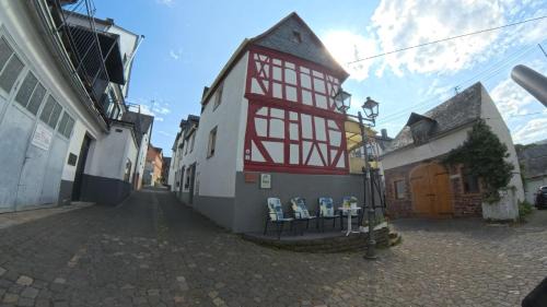 Neef House | Comfortable Gästehaus Eulenköpfchen with Kitchen & Family Focus
