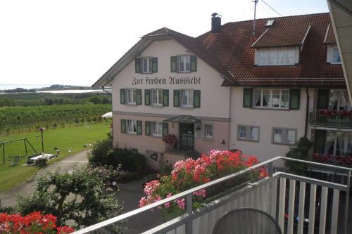 Kressbronn House | Family-Friendly Stay at Gästehaus Frohe Aussicht, Rated 9/10
