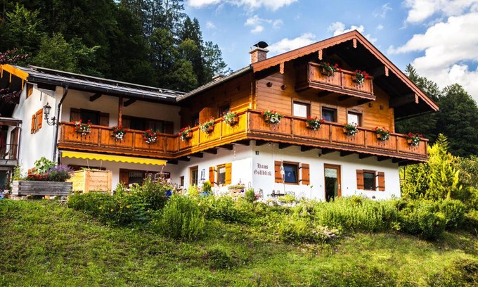 Bischofswiesen House | Gästehaus Göllblick: Pet-Friendly Retreat with Ocean View