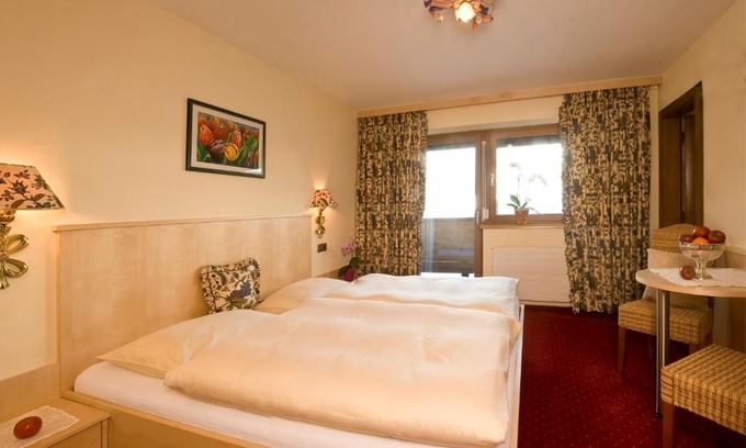 Tux House | Guest Rated: Gästehaus Hochtirol - Your Ideal Getaway