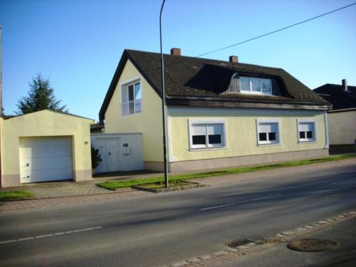 Andau House | Gästehaus Josef Lang: Guest Rated 9.3, Dining & Kitchen