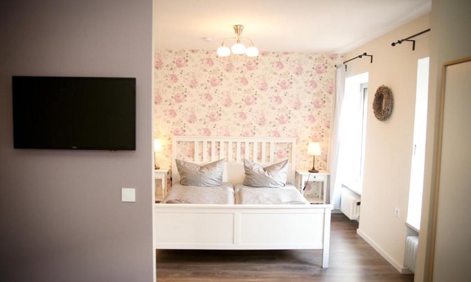 Schwemlingen Hotel | Gästehaus Kerber: Family-Friendly with a 9.1/10 Rating