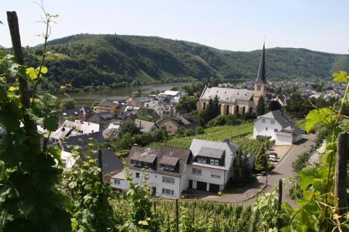 Krov House | Relaxing Gästehaus Kirchlay - Pet Friendly with Ocean Views