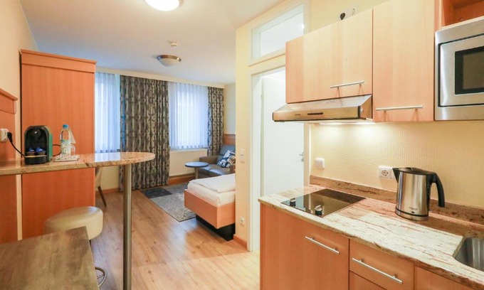 Erlangen Hotel | Discover Gästehaus Kral: Pet-Friendly Retreat with High Ratings