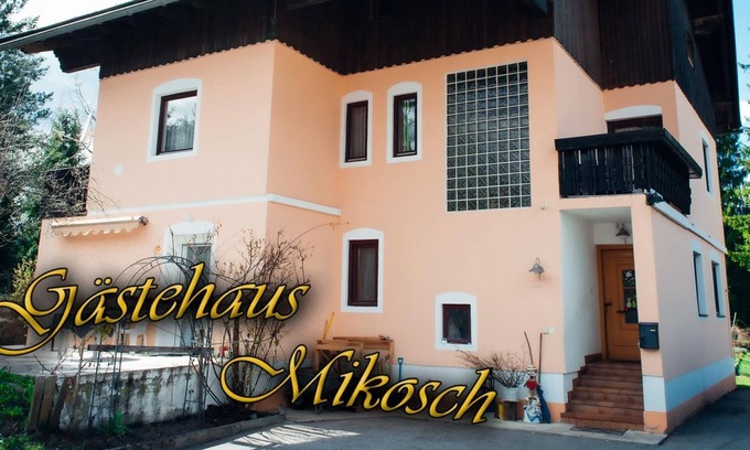 Notsch Apartment | Gästehaus Mikosch - Dreibettzimmer, Dusche, WC, Nichtraucher