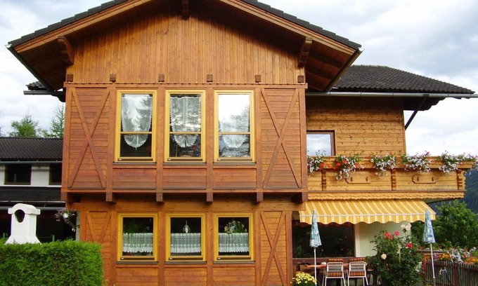 Ranten Bed & Breakfast | Discover Gästehaus Moser: Pet-Friendly Oceanfront Escape