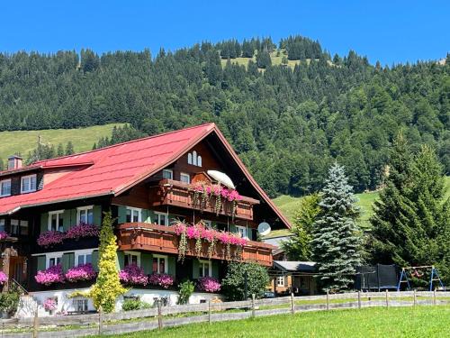 Balderschwang Apartment | Family-Friendly Gästehaus Nussbaumer with Kitchen Access