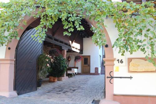 Ilbesheim House | Gästehaus Röhm: Guest Rated 9.3 with Family-Friendly Amenities