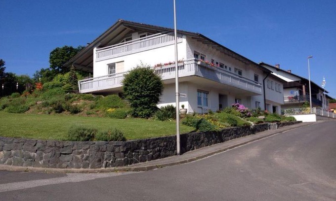 Oberaurach Apartment | Budget-Friendly Gästehaus Stapf with Family Amenities