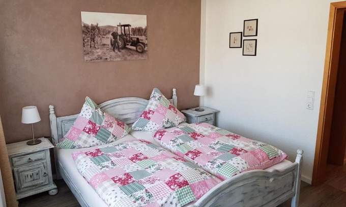 Leiwen House | Guest-Favorite Gästehaus Vinum Doppelzimmer Awaits You