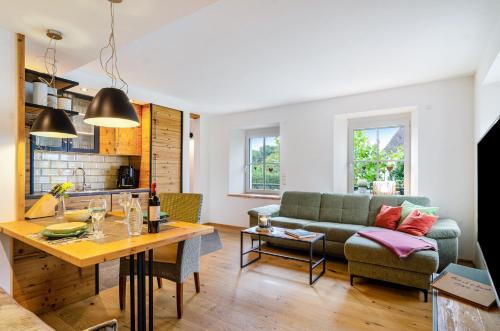 Salem Apartment | Guest Rated 10/10 at Gästehaus Wüpping - Child Friendly Stay