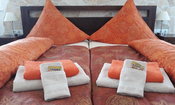 Eisenach House | Guest Rated: Gästehaus Wohngut Eisenach with Kitchen & Dining