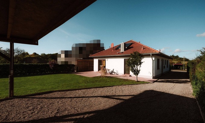 Klein Trebbow House | Relax at Gästehaus zum Schloßpark: Family-Friendly Retreat