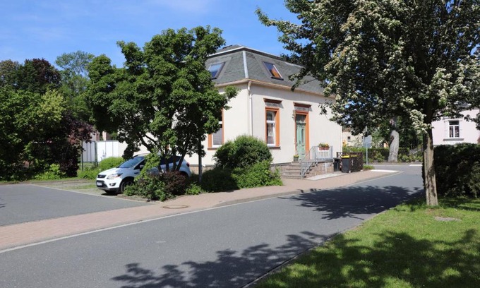 Saupersdorf Apartment | Family-Friendly Escape at Gästewohnung Rüdiger