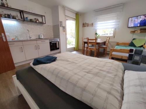 Rhynern Apartment | Pet-Friendly Gästewohnung WaSa: Family Comfort Awaits
