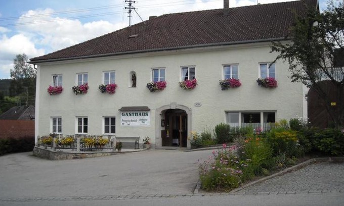 Windhaag bei Freistadt House | Welcoming Gästezimmer Sengstschmid: Family & Pet Friendly Stay