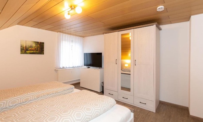 Dorfprozelten Apartment | Inviting Gästezimmer at Brauhaus Dürr - Family Friendly Stay