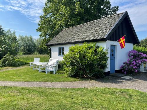 Loderup House | Gästhus in Lush Garden with Private Beach & Ocean Views