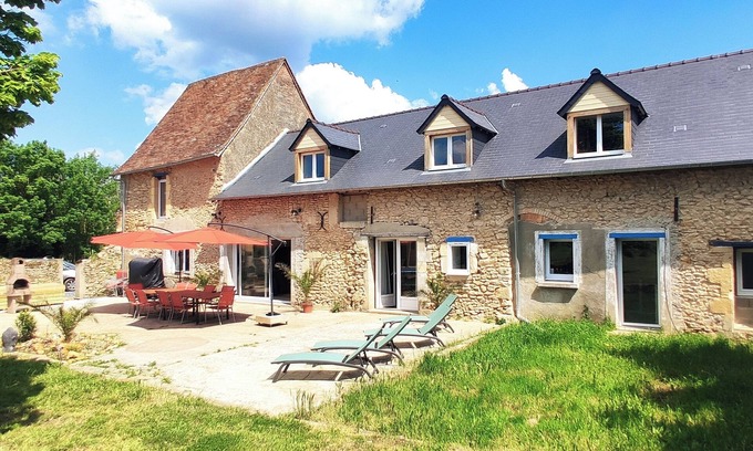 Fougere House | Gîte à la Campagne: Ideal for Groups with Private Pool