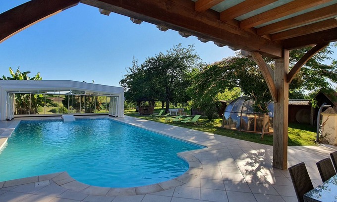 Sarrazac Cottage | Gîte à la Ferme en Périgord: Pet-Friendly Retreat with Pool