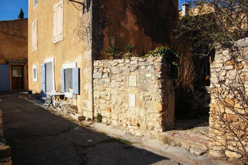 Rustrel House | Pet and Child-Friendly Gîte in Rustrel - Rated 8/10