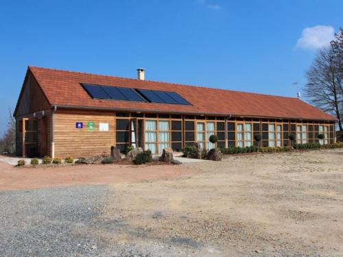 Mesples House | Eco-Friendly Retreat with Garden & Child-Friendly Amenities