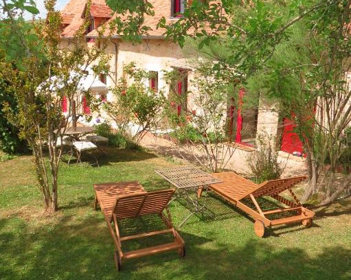 Clermont-Creans Apartment | Eco-Friendly Gîte near Zoo & Theatre Festival - 9.8 Rated