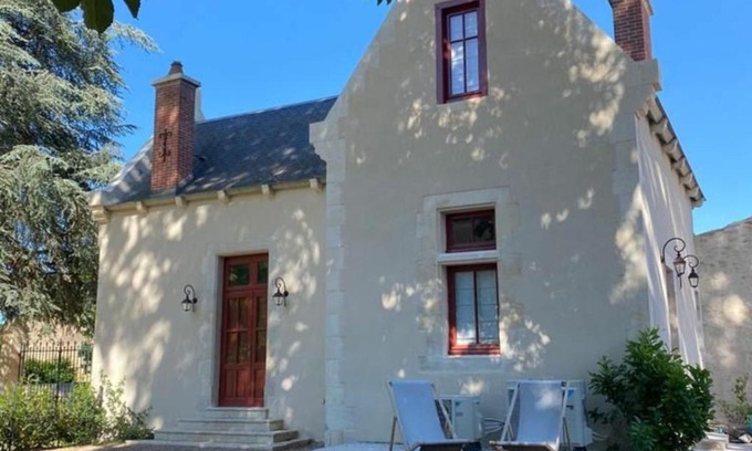 Ainay-le-Vieil House | Elegant Home with Garden, Castle View & Secure Parking