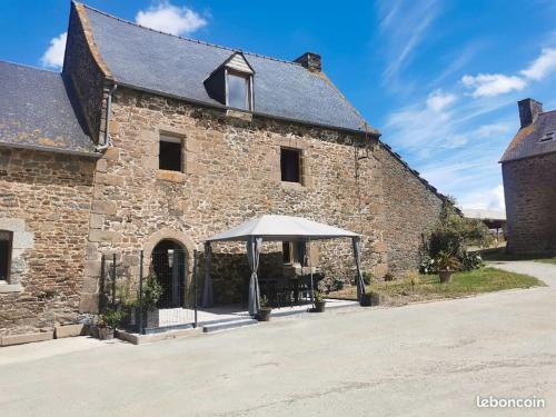 Plerguer House | Relax at Manoir Pierre in Equestrian Center near St. Malo