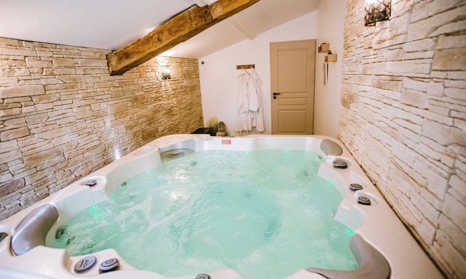 Lamonzie-Saint-Martin House | Gîte Ô Tilleul: Cozy Retreat with Spa and Hot Tub Amenities