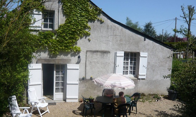 Murs-Erigne House | Charming Gîte Near Angers with Pool and Free Internet Access