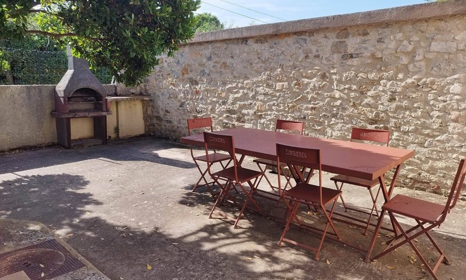 Lagrasse Apartment | Charming Winegrower's Cottage with Pool & Spa Retreat