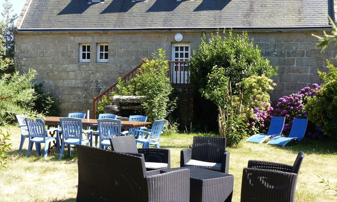 Tregunc Cottage | Cozy Gîte for Two with Pool & Steps to the Beach
